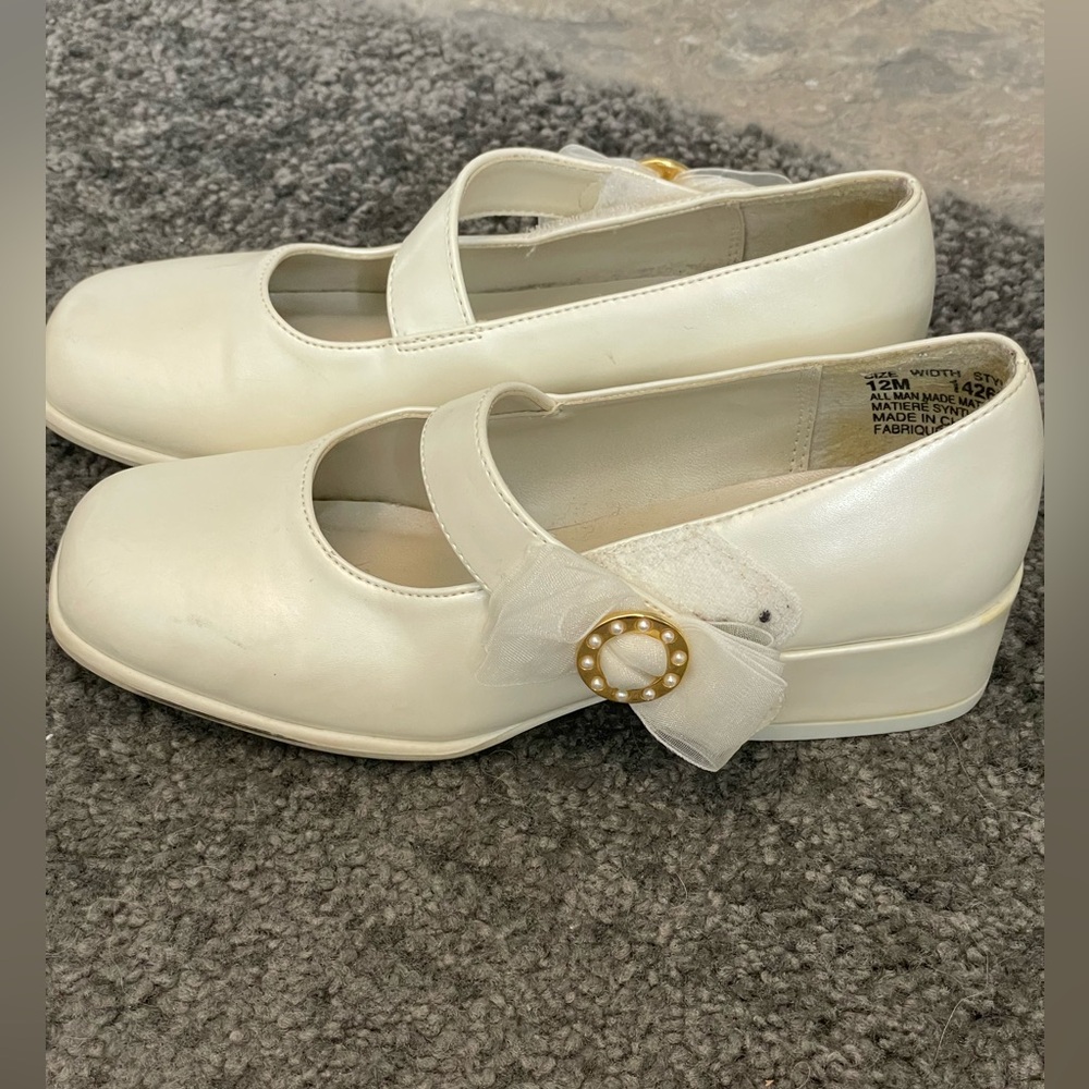 Chic Ivory Mary Jane Dress Shoes